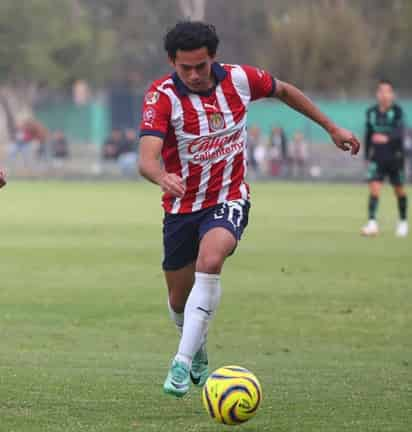 Con el conjunto tapatío el futbolista nacido en la Comarca Lagunera, ha tenido regularidad en cuanto a minutos jugados en la cancha (ESPECIAL)