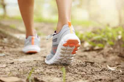 La hora recomendada para salir a caminar y disminuir azúcar en sangre