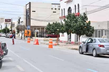 Se da continuidad a la demolición de banquetas y posteriormente se atenderá lo relacionado con la línea sanitaria. (EL SIGLO DE TORREÓN)