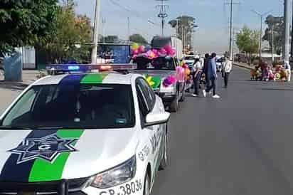 Los elementos de Vialidad harán presencia con patrullas y motocicletas para cuidar a los participantes de desfiles. (CORTESÍA)