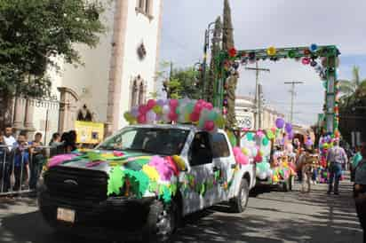 Desfile preescolar para dar inicio a la primavera. (DIANA GONZÁLEZ)