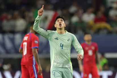 El defensor mexicano, Edson Álvarez, fue quien abrió el marcador de la semifinal de la Liga de Naciones de Concacaf contra la selección de Panamá este jueves en el encuentro celebrado desde el AT&T Stadium de Texas. (EFE)