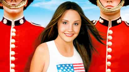 Amanda Bynes, quien alcanzó la fama a una edad temprana como protagonista del exitoso programa infantil 'El show de Amanda', compartió en 2017 a través de Twitter que había sufrido abusos durante su niñez y adolescencia, supuestamente a manos de su jefe, quien se cree que es Dan Schneider, exproductor de Nickelodeon.