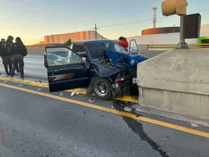 Miguel Alemán, en los carriles de circulación de Torreón a Lerdo, en el paso elevado ubicado sobre el bulevar González de la Vega.