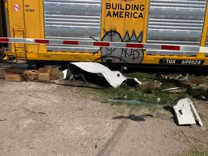 Impacto de tráiler con tren. (EL SIGLO DE TORREÓN)