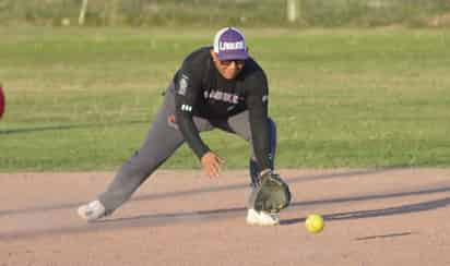 Dos blanqueadas en softbol de San Isidro