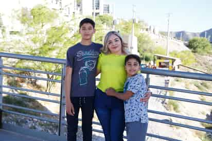 Ulises Torres, Sara Benavides y Caleb Torres (EL SIGLO DE TORREÓN / ENRIQUE CASTRUITA)