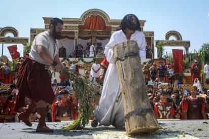 Viacrucis en Iztapalapa. (EL UNIVERSAL)