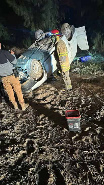 Vuelca camioneta repartidora de pan