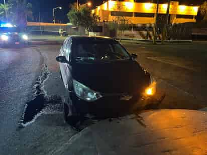 Localizan auto abandonado en Rincón La Merced, de Torreón