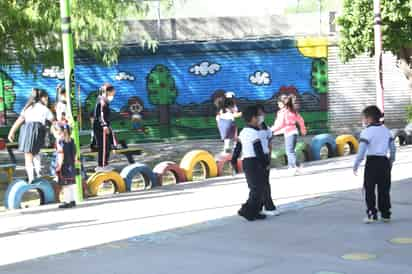 Ayer volvieron a clases estudiantes de primaria, preescolar y secundaria de la Comarca Lagunera.