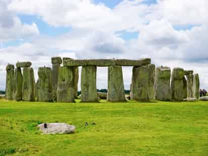 Monumento prehistórico del neolítico llamado Stonehenge. Foto por: Viajonários