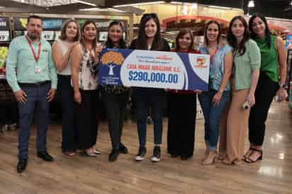 La Casa Hogar Abrázame recibió un cheque por el orden de los 290 mil pesos.