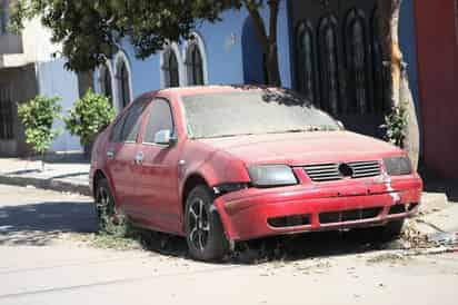Continúa programa para retirar autos abandonados en la vía pública
