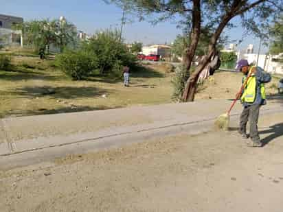 Trabajos de mejoramiento en plazas públicas, camellones y vialidades. (DIANA GONZÁLEZ)