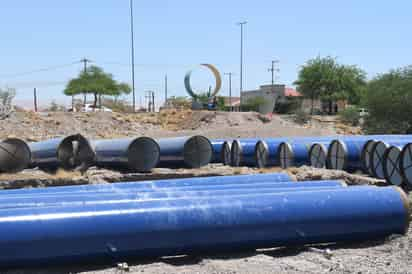 El director de Obras Públicas y el director del organismo de Cuencas Centrales del Norte llevaron a cabo una mesa de trabajo para revisar los pormenores de las obras.