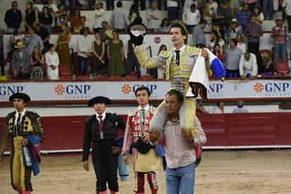 Triunfazo de Arturo Gilio en Feria de San Marcos