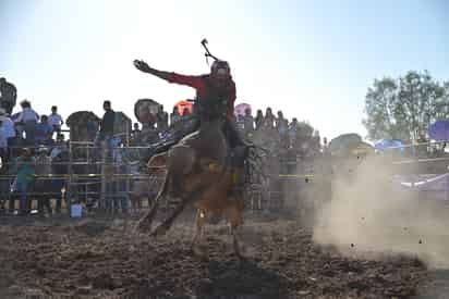 Conscienten a los niños del medio rural de Gómez Palacio con un espectáculo de rodeo