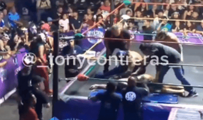 VIDEO: Luchador Rey Espectro se desvanece en el ring en pleno combate