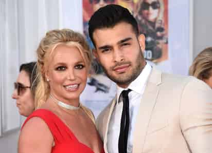 Britney Spears y Sam Asghari están oficialmente divorciados y solteros