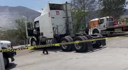 Pierde hombre la vida en tractocamion donde viajaba de ride