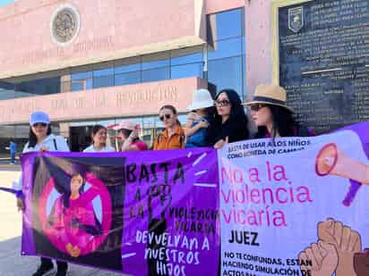 En medio de la celebración del Día de las Madres, Sarahí Robles, pide se le deje ver a su pequeño Mateo. (GUADALUPE MIRANDA)