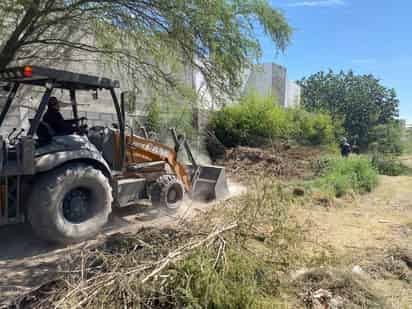 Recolección de escombros en la colonia César G. Meraz. (DIANA GONZÁLEZ)