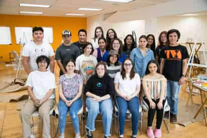 . Alumnos del taller de pintura del Tec de Monterrey y el maestro Guillermo García Ochoa compartirán sus creaciones artísticas en las instalaciones de El Siglo de Torreón (ENRIQUE CASTRUITA)