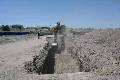 Ayer cerca del medio día, arrancaron las excavaciones en el extremo oriente del lecho del río