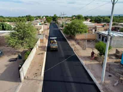 Trabajos de pavimentación en el ejido San Esteban. (MARÍA DE JESÚS VÁZQUEZ)