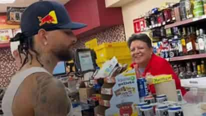 Causa revuelo visita de Maluma a tienda de conveniencia de Monterrey