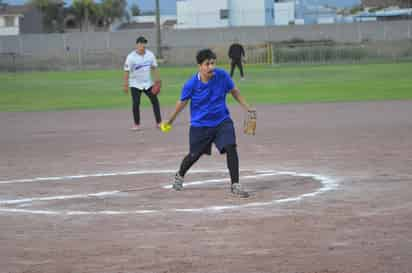 Se disputa la jornada cuatro de la Liga de Softbol de Bola Lenta que organiza el Club San Isidro.