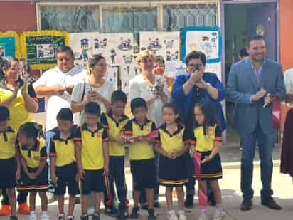 Entregan techumbre a jardín de niños de Madero