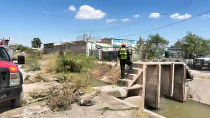 Vigilancia en canales de riego. (ANGÉLICA SANDOVAL)