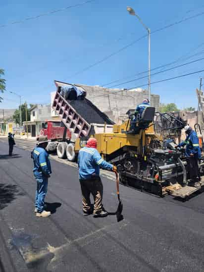 En las acciones de pavimentación de las colonias Zaragoza Sur y Ampliación Zaragoza Sur se invierten 2.5 millones de pesos.