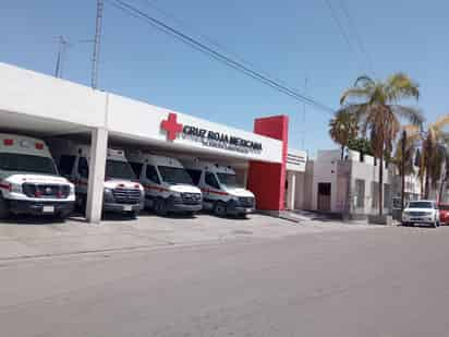 Hombre sufre severo traumatismo tras caída desde azotea en Gómez Palacio