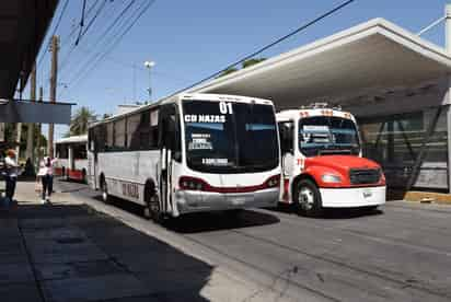 Revisan recorridos de transporte público