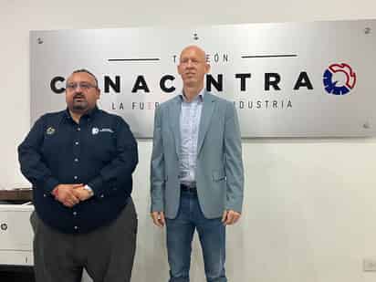 José Omar Saldívar Correa, director del Instituto Tecnológico de La Laguna y Alejandro Gutiérrez presidente de Canacintra.