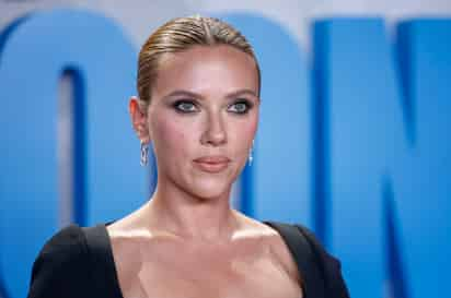 Scarlett Johansson critica a los demócratas por especular sobre la sustitución de Biden