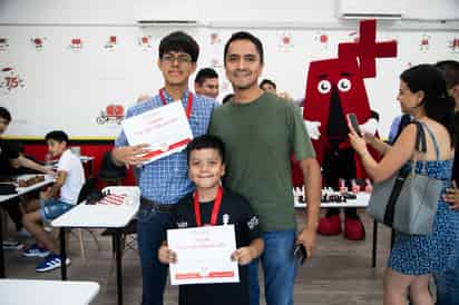 Ángel Mascorro, Iván jr e Iván García (EL SIGLO DE TORREÓN / ENRIQUE CASTRUITA)
