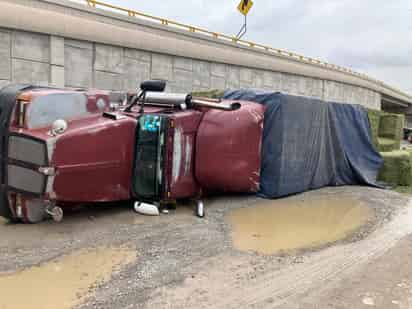 Volcadura de tráiler (EL SIGLO DE TORREÓN)