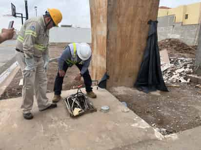 La CFE informó que los operativos de cortes a ‘colgados’ seguirán
y que se han realizado en distintos puntos de Torreón y de GP. (EL SIGLO DE TORREÓN)