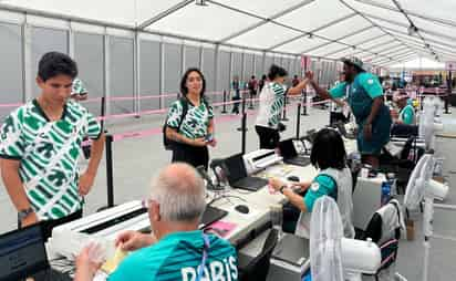 Equipo mexicano de tiro con arco llega a Villa Olímpica