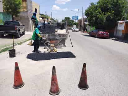 Permanente programa de bacheo en el municipio de Gómez Palacio