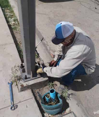 Se atendieron luminarias en el primer cuadro de la ciudad. (EL SIGLO DE TORREÓN)