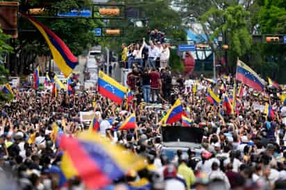 Miles de venezolanos se manifiestan en segundo día por lo que consideran fraude electoral