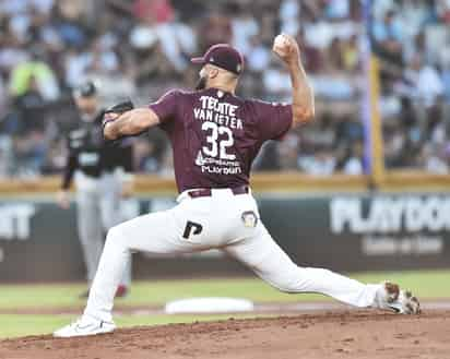 Pese a la gran labor de Joe Van Meter, los relevos y cerradores fallaron en la lomita del Estadio de la Revolución.