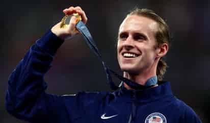Cole Hocker, campeón de 1,500 con récord olímpico