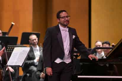 Solista. Sergio Vázquez acudió al piano para interpretar las partituras de Beethoven.