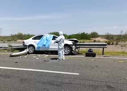 Muere al dormitar al volante e incrustarse en la barrera metálica en carretera Saltillo- Torreón